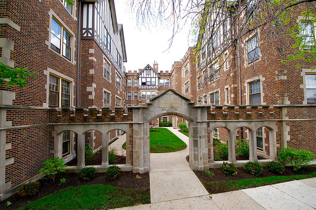 901-927 Wesley Ave. and 705-711 Garfield St. in Oak Park, IL - Foto de edificio - Building Photo