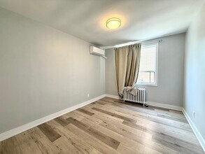 1 E 35th St in Hamilton, ON - Building Photo - Building Photo