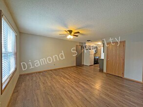 1501 W Rainey St in Ozark, MO - Building Photo - Building Photo