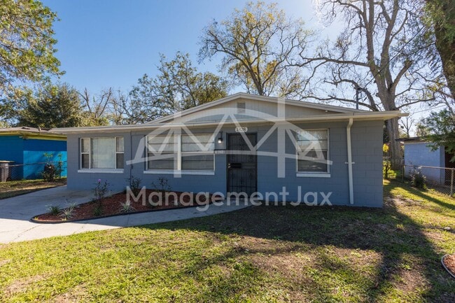 property at 1828 W 33rd St