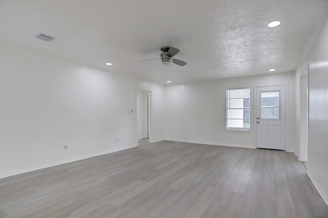 6227 Leaf Arbor Dr in Houston, TX - Building Photo - Building Photo