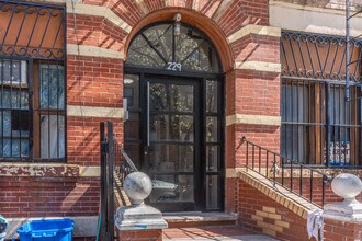 229 23rd St in Brooklyn, NY - Foto de edificio - Building Photo
