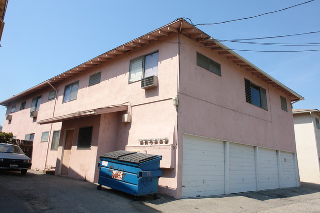 14215 Moorpark St in Van Nuys, CA - Foto de edificio - Building Photo