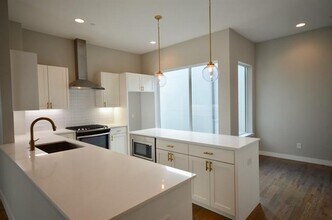 2111 Bennett Ave in Dallas, TX - Building Photo - Building Photo