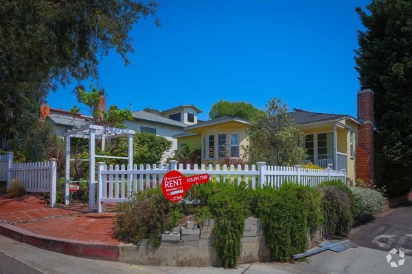 826 21st St in Hermosa Beach, CA - Building Photo