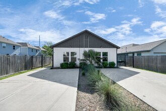 7502 Sandle St in Houston, TX - Building Photo - Building Photo