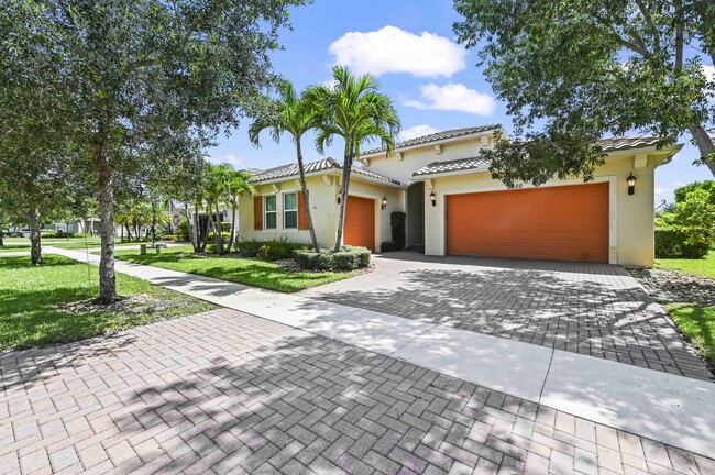 2350 Bellarosa Circle in West Palm Beach, FL - Building Photo - Building Photo