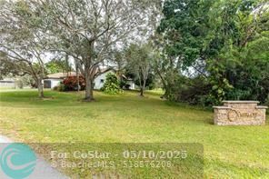 4490 SW 105 Ave in Davie, FL - Building Photo - Building Photo