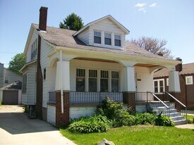 3118 N Main St, Unit #2 in Royal Oak, MI - Building Photo