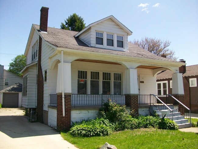 3118 N Main St, Unit #2