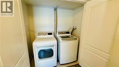 420 Linden Dr in Cambridge, ON - Building Photo - Building Photo