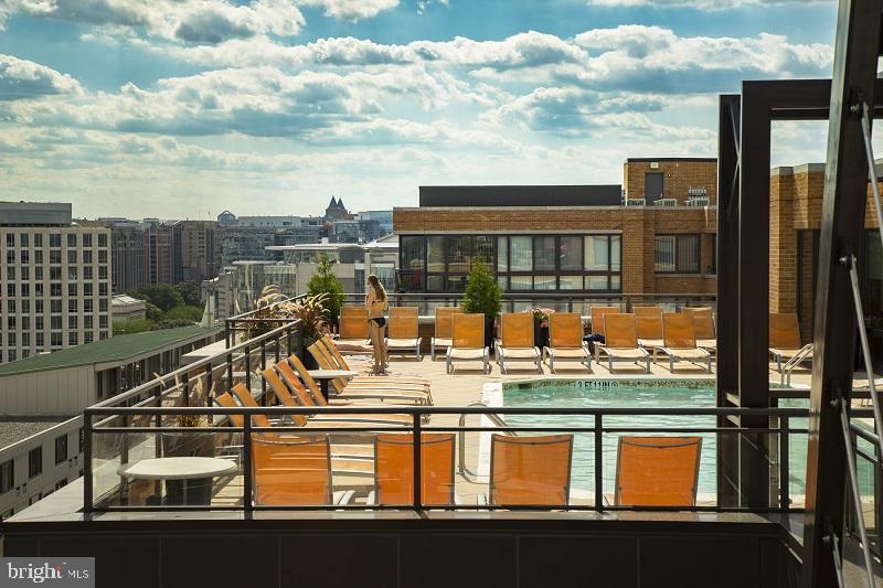 415 L St NW-Unit -352 in Washington, DC - Building Photo