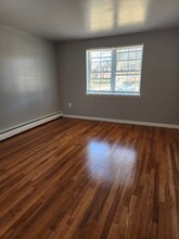 72 Folly Brook Blvd-Unit -33-1 in Wethersfield, CT - Foto de edificio - Building Photo