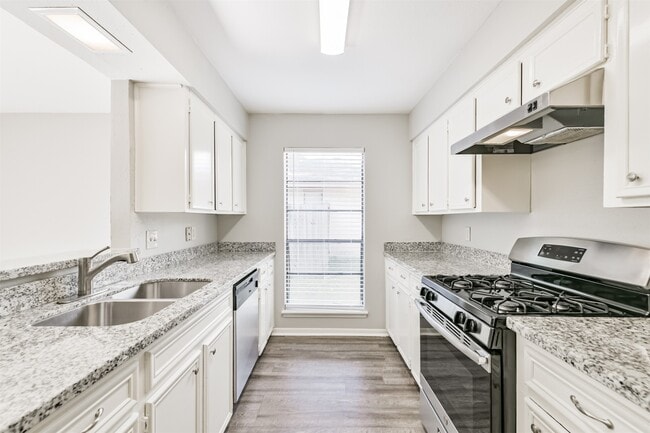 property at 2714 Foliage Green Dr