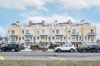 Bell Shores Condominium in Rockaway Park, NY - Building Photo - Building Photo