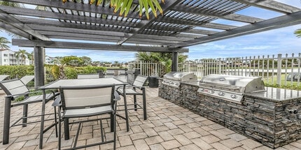 Avana at the Moors in Hialeah, FL - Foto de edificio - Building Photo