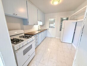 5209 N Mueller Ave in Bethany, OK - Building Photo - Building Photo