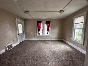 208 N Cleveland St in Merrill, WI - Building Photo - Building Photo