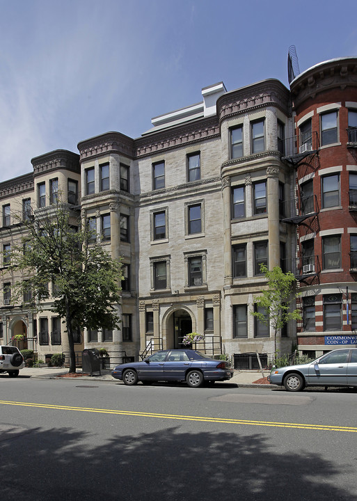 Westland Avenue Apt in Boston, MA - Building Photo