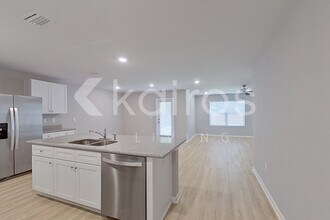 225 Monarch Ln in Pensacola, FL - Foto de edificio - Building Photo