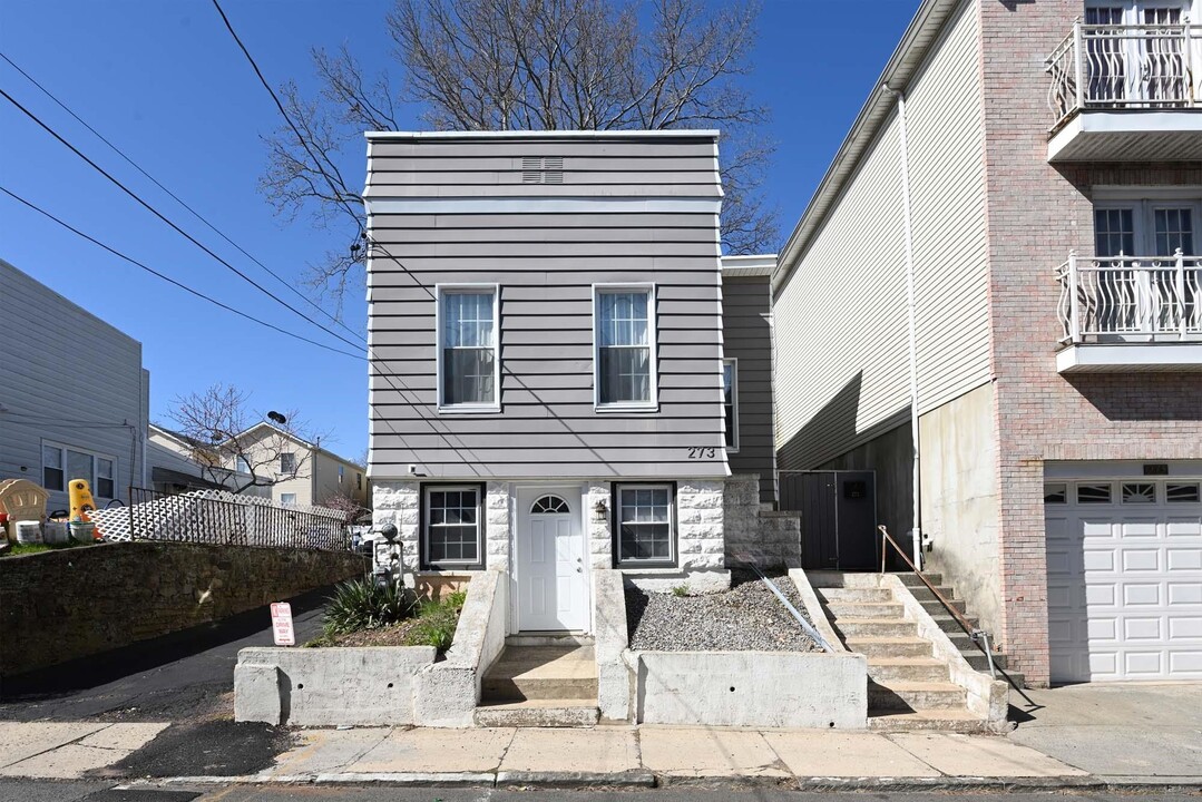 273 Winfield Ave in Jersey City, NJ - Foto de edificio
