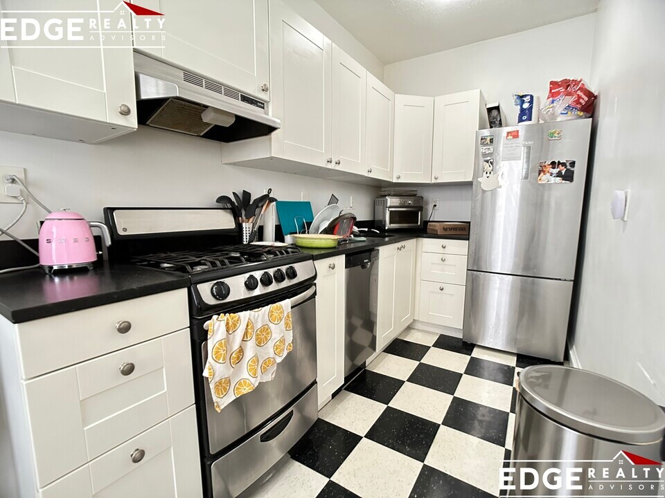 120 Brainerd Rd, Unit 4 in Allston, MA - Building Photo