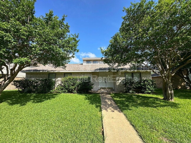 property at 5209 Pensacola Dr