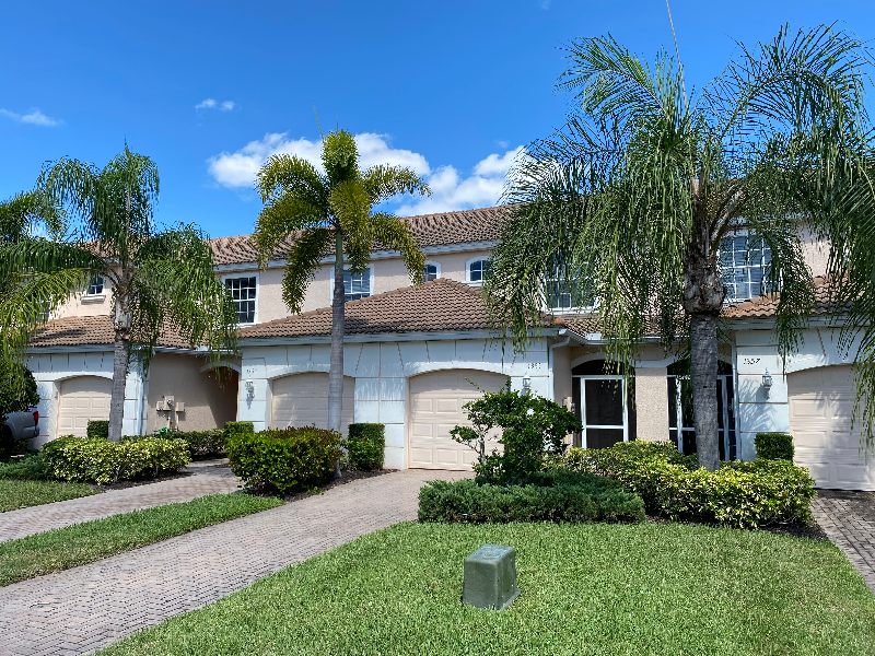 1355 Weeping Willow Ct in Cape Coral, FL - Foto de edificio