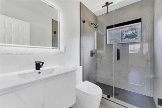 6535 Miramar Pky in Miramar, FL - Building Photo - Building Photo