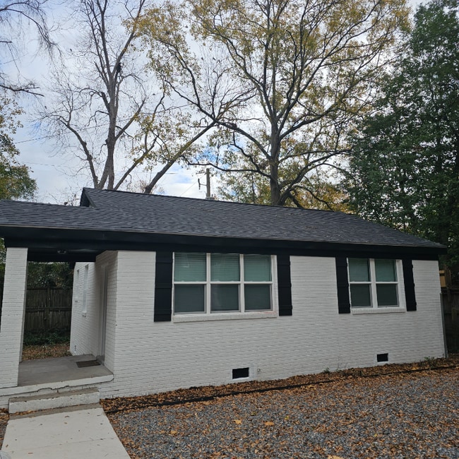 822 S Kilbourne Rd in Columbia, SC - Building Photo - Building Photo