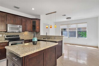 1262 Grant Ct in Hollywood, FL - Building Photo - Building Photo