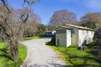 845 Horn in Glen Ellen, CA - Building Photo - Building Photo