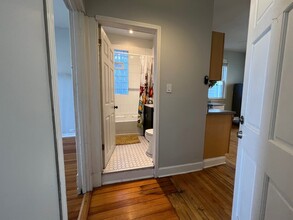 2335 W Barry Ave in Chicago, IL - Building Photo - Building Photo