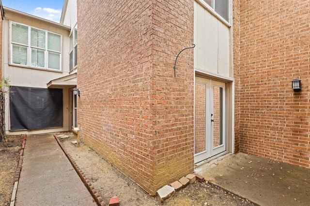 2211 Salem Dr in Carrollton, TX - Building Photo - Building Photo