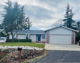 3642 Larkspur Ln in Cameron Park, CA - Building Photo