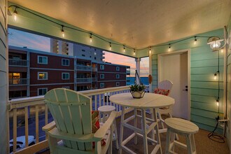 824 N Waccamaw Dr in Murrells Inlet, SC - Foto de edificio - Building Photo