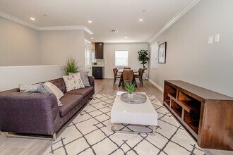 4508 Esmeralda St in Los Angeles, CA - Building Photo - Building Photo