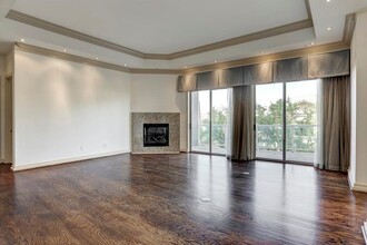 3388 Sage Rd in Houston, TX - Building Photo - Building Photo