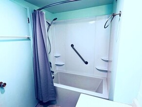 6224 Bonnie Ln in Peachland, BC - Building Photo - Building Photo