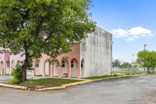2756 NW 131st St in Opa Locka, FL - Building Photo - Building Photo
