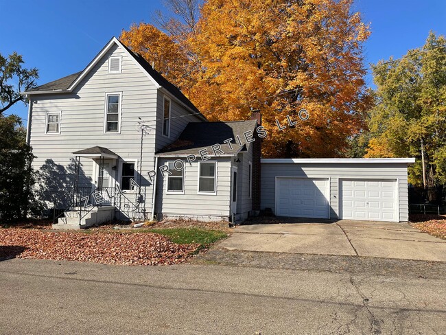 407 E Burgess St in Mount Vernon, OH - Building Photo - Building Photo