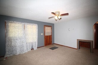 1119 W Clark Ave. in El Dorado, KS - Foto de edificio - Building Photo