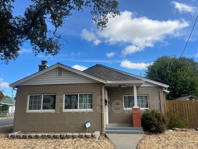 property at 1433 Arcade Blvd