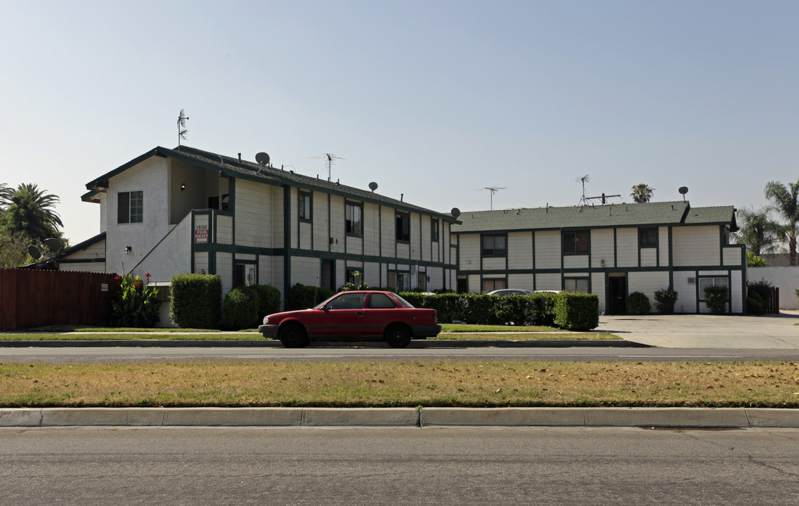 1200 N La Cadena Dr in Colton, CA - Foto de edificio