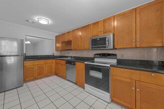 9220 NW 14th St, Unit 272 in Pembroke Pines, FL - Building Photo - Building Photo