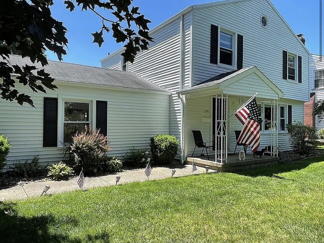 property at 3191 Whittier Ct