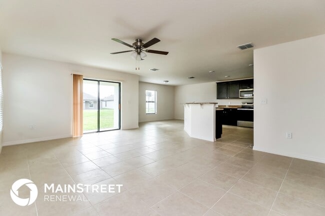 2127 Peyto Wy in Lakeland, FL - Foto de edificio - Building Photo