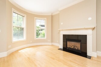 70 E Brookline St in Boston, MA - Building Photo - Building Photo