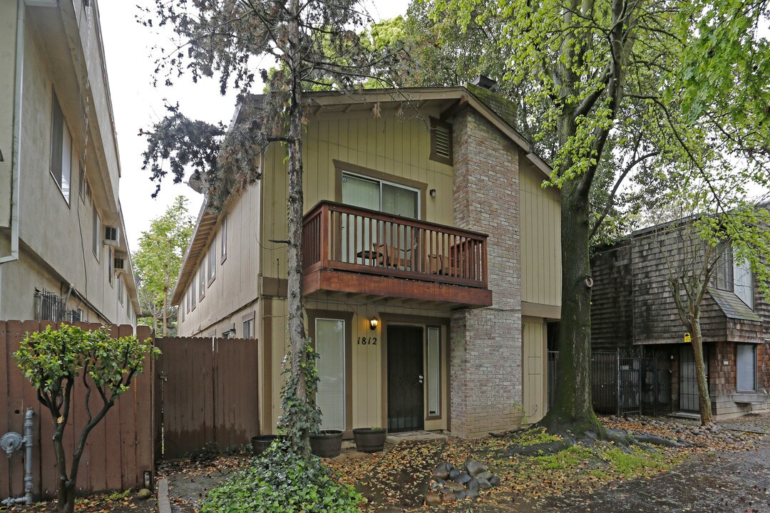 1812 H St in Sacramento, CA - Building Photo