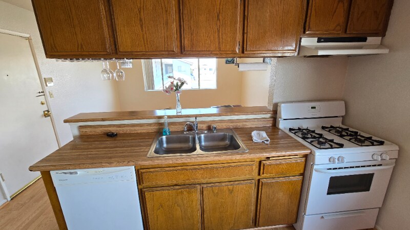 4446 W 136th St in Hawthorne, CA - Building Photo